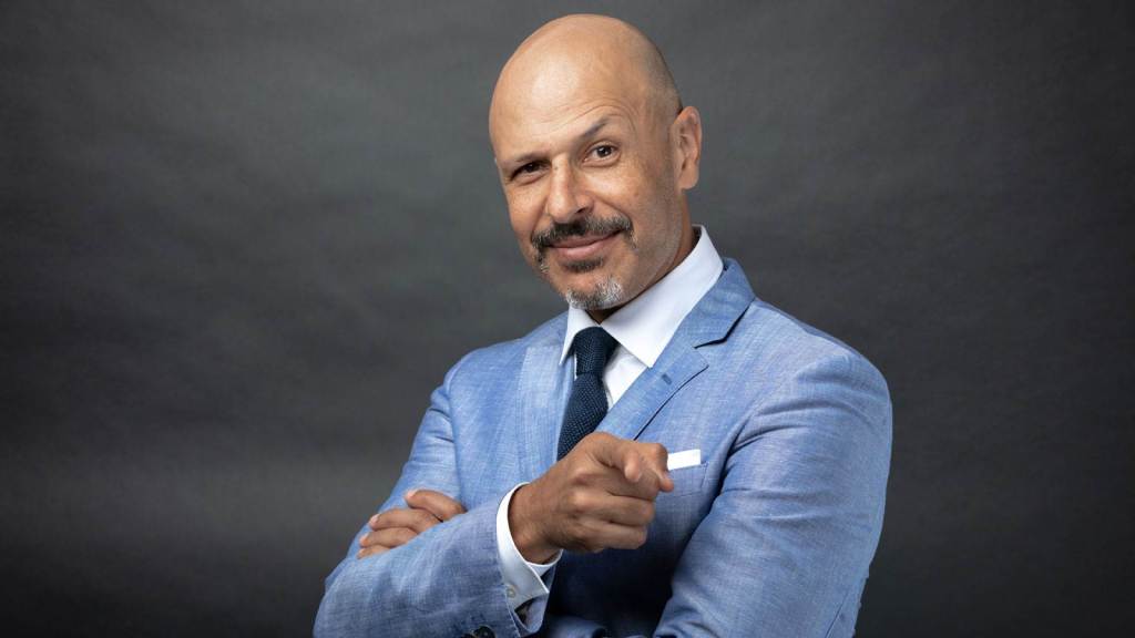 This image has an empty alt attribute; its file name is mazjobrani.jpg